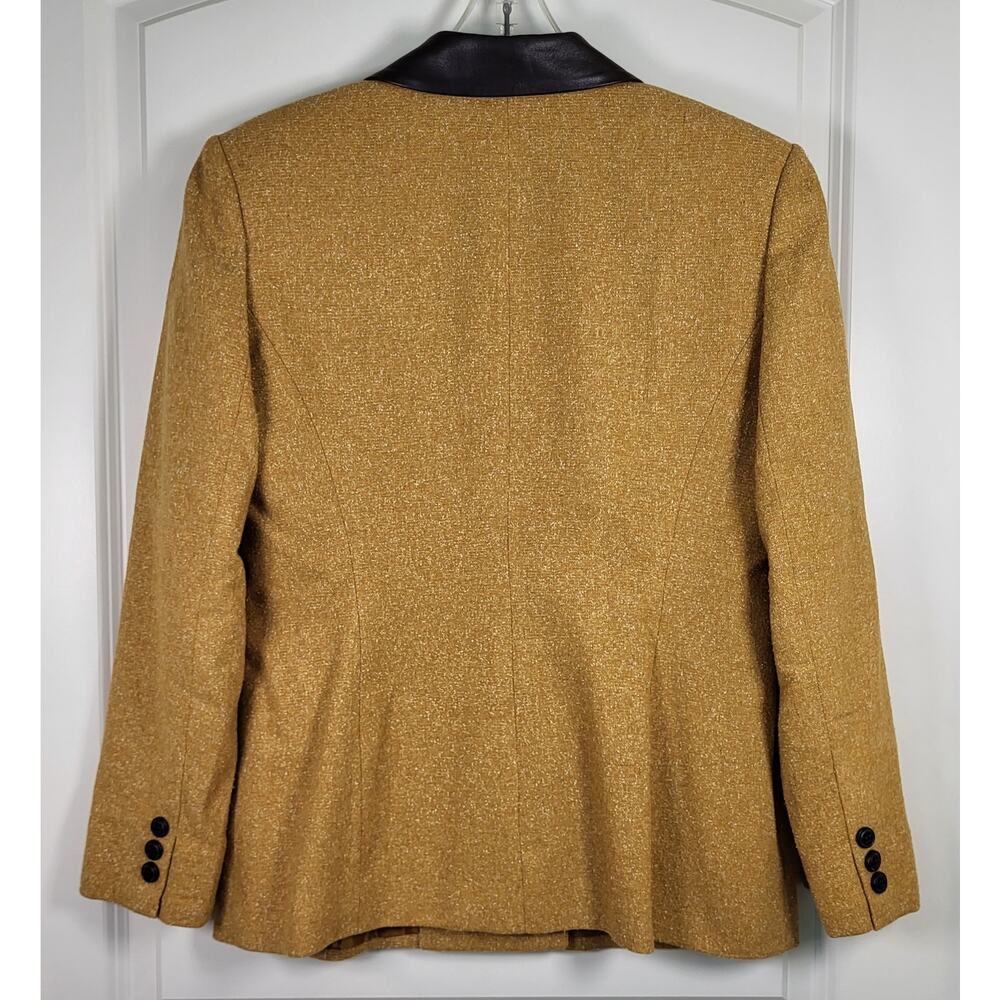 Petite Sophisticate Vintage Goldenrod Tweed Skirt Suit - Vintage - Size 8 - Picture 9 of 15